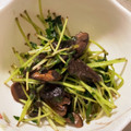 hakobetet's cooksnap of when they made きのこと豆苗のガーリック炒め.
