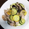 ひなたのねこやなぎ's cooksnap of when they made 簡単♪豚肉とズッキーニ(なす)の炒め物.