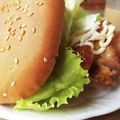 sayaリーヌ's cooksnap of when they made おうちで✿モ○風✿照り焼きチキンバーガー.