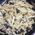 まりゆりひろこ's cooksnap of when they made 【簡単おつまみ】食べるラー油きのこ.
