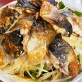 AYRH♡'s cooksnap of when they made 焼き塩さば§新玉ねぎと水菜のサラダ添え§.