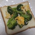 きらり流れ星's cooksnap of when they made 簡単弁当おかず☆ブロッコリー入り炒め卵.