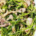 クックC8L495☆'s cooksnap of when they made お箸とまらん☆豆苗とまいたけの豚肉炒め.