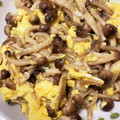 はやれなゆ's cooksnap of when they made しめじと卵のふんわりバター炒め.