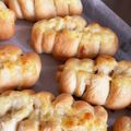 リクック's cooksnap of when they made 元祖どんぐり風！ちくわパン.