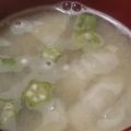 ヨシヨッシー's cooksnap of when they made オクラと玉ねぎの味噌汁♪とろとろ甘い♪.