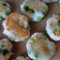 kam嫁's cooksnap of when they made 離乳食完了期～OK！ふわふわエビにら焼き.