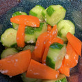 んりおか's cooksnap of when they made 塩麹できゅうりと人参の漬物.