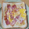 tatareo's cooksnap of when they made とろーり☆ベーコンエッグチーズトースト.