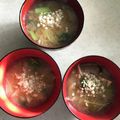 Ruriluru's cooksnap of when they made ◎揚げ玉入れちゃった味噌汁◎.