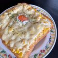 ♪Key♪'s cooksnap of when they made マヨコーン卵ピザトースト★おやつトースト.