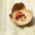 yesmama's cooksnap of when they made 市販のもずくにしらす干しをのせて.