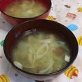 赤い電話's cooksnap of when they made 玉ねぎのお味噌汁.