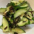 クックM96XDX☆'s cooksnap of when they made キュウリの即席漬け、梅塩昆布味.