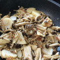 milsalud's cooksnap of when they made たっぷりきのこと長芋の和風醤油炒め.