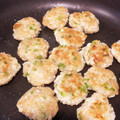 ＊がんちゃん＊'s cooksnap of when they made 離乳食完了期 鶏ひき肉とえのきのつくね.
