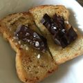 Yokchina's cooksnap of when they made スペイン伝統☆塩チョコ＆オイルのトースト.