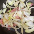 kiki☆♪☆'s cooksnap of when they made ベーコンと玉ねぎの炒め物.