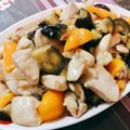 ぽんく8679's cooksnap of when they made 鶏むね肉となすのガリバタ炒め.