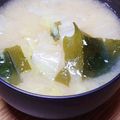 ﾋﾟﾛﾐ♡'s cooksnap of when they made 白菜わかめ油揚げのクタクタ味噌汁♡.