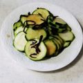 nana_tenjo's cooksnap of when they made 食感がいい♪塩昆布とズッキーニの浅漬け.