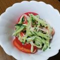 ramieru's cooksnap of when they made きゅうりとカニカマドレッシングonトマト.