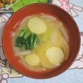 mmameco's cooksnap of when they made 定番！玉葱とじゃがいもの味噌汁.