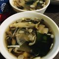 かなぽん☆☆'s cooksnap of when they made 冷凍キノコdeお吸い物.