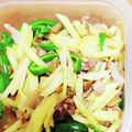 shelly616's cooksnap of when they made 豚肉・じゃがいも・ピーマン・搾菜の炒め物.