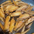 ☆riaママ☆'s cooksnap of when they made 鶏手羽中とゴボウの甘辛炒め煮.