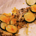 himhima72's cooksnap of when they made 2色ズッキーニとしめじのマヨ炒めチーズ風.