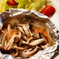 新米ヴィヴィ's cooksnap of when they made きのこたくさん！鮭のバターホイル焼き.
