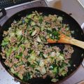 クレムリン。's cooksnap of when they made キャベツ×豚肉×ニラ❀餃子みたいな丼♪.