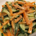 料理ニガテ系女子☆'s cooksnap of when they made 胡瓜と人参のごまみそマヨ和え.