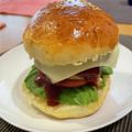 ちえ3's cooksnap of when they made 薄力粉100％節約ハンバーガー（バンズ）.