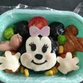 よしゆか62's cooksnap of when they made 簡単！ミッキー ミニーのキャラ弁.