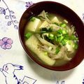 ふたごゆき's cooksnap of when they made まいたけ豆腐わかめの味噌汁♪.
