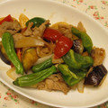 youtapapa's cooksnap of when they made ＊豚こまと夏野菜の黒酢オイスター炒め＊.