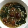 Yokchina's cooksnap of when they made なめことワカメの味噌汁♪ツルツル食感！.