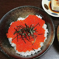 2児ママみきてぃ's cooksnap of when they made 簡単のせるだけいくら丼.