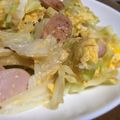 okapi☆☆'s cooksnap of when they made キャベツと卵と魚肉ソーセージの炒めもの.