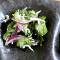 はなぴっち's cooksnap of when they made 新タマネギ☆ワカメ☆キュウリの簡単酢の物.