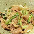 クックM6DK2O☆'s cooksnap of when they made 焼きそばソースで☆野菜炒め丼.
