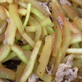 NM♡'s cooksnap of when they made スイカの皮と豚肉の簡単ウマ炒め.