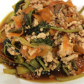 チビママ♪'s cooksnap of when they made 小松菜と人参のそぼろ炒め.