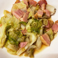 まにもご's cooksnap of when they made 【大量消費♬】「レタスの黒コショウ炒め」.