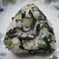 ゆみにゃむ's cooksnap of when they made 大葉と塩こんぶのシンプルおにぎり.