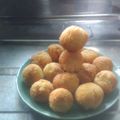 kyarameru2's cooksnap of when they made ホットケーキミックスでサーターアンダギー.
