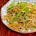 ルぴあ's cooksnap of when they made ご飯がすすむ！　我が家の肉ニラもやし炒め.