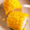 ちゃちゃふく's cooksnap of when they made 皮付きとうもろこし　レンチン！.